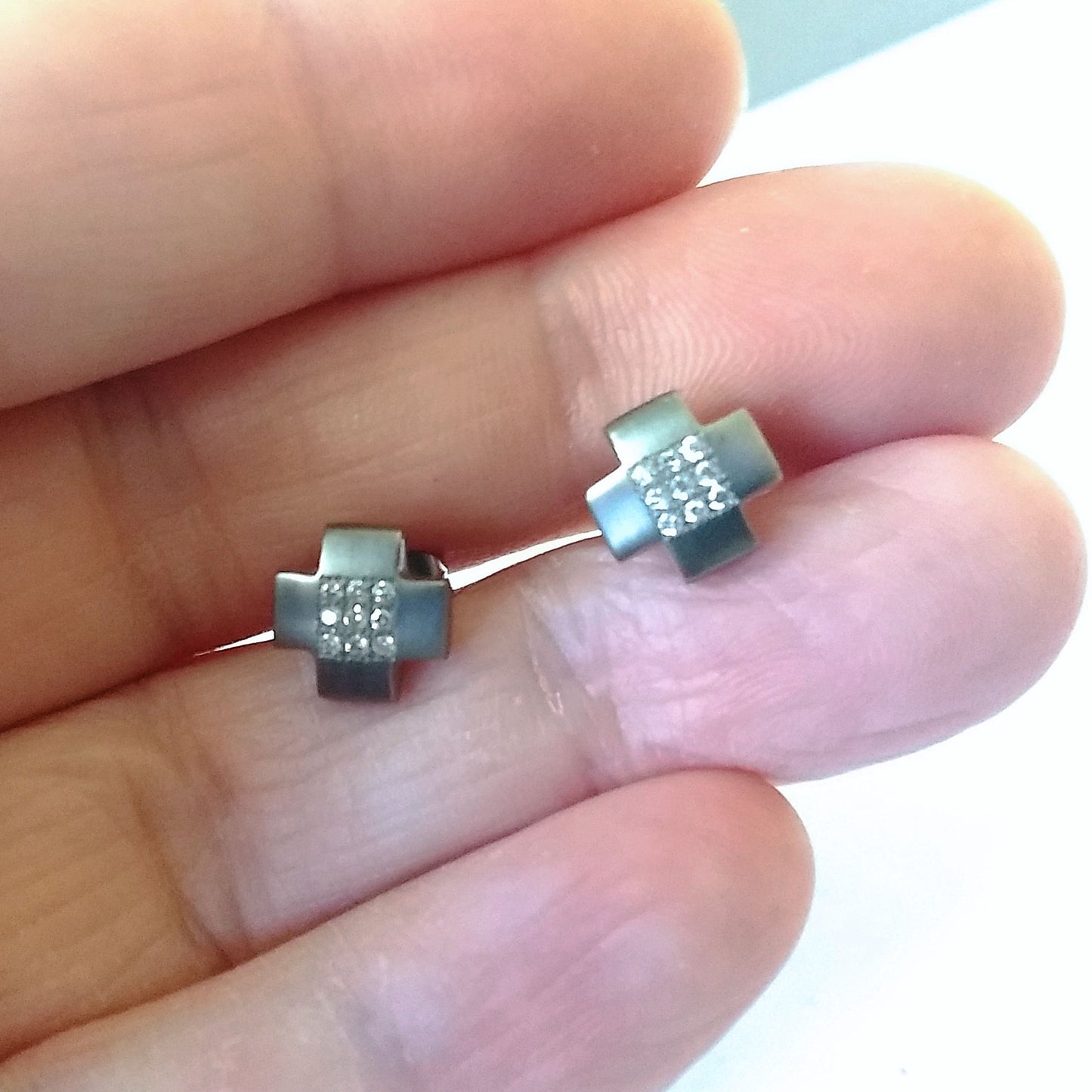 BOCCIA Titanium Cross Studs with Nine Diamonds - 0506 04